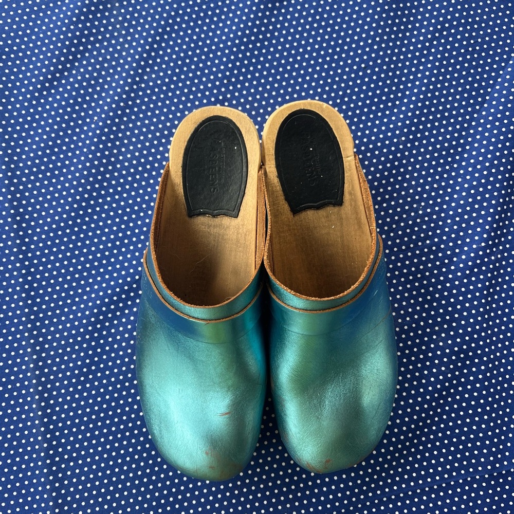 Swedish Hasbeens metallic Blue Leather Clogs